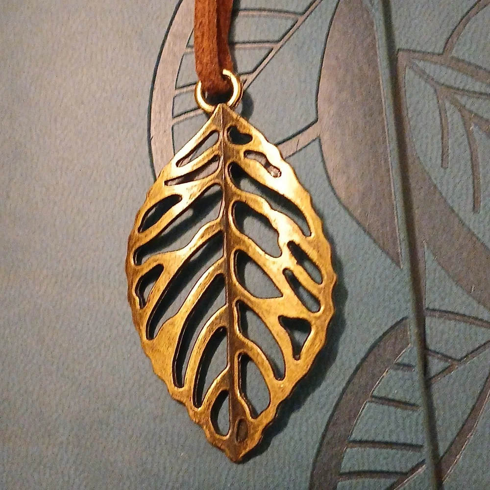 Leather Notebook, Leaf Pattern - Picture 4 of 4
